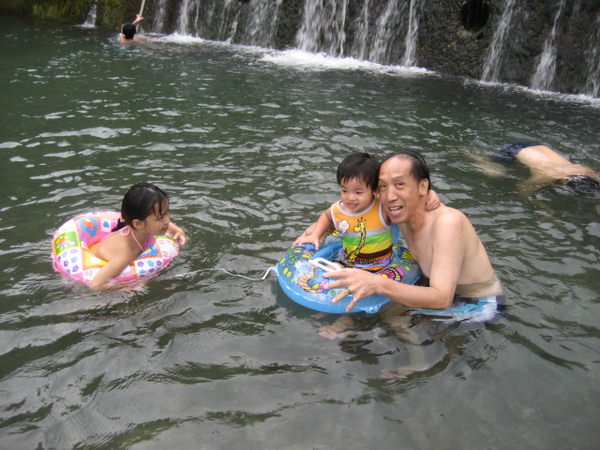 1503910605-f889852f5fb3d0dca6e46609b9821089-4yux2
