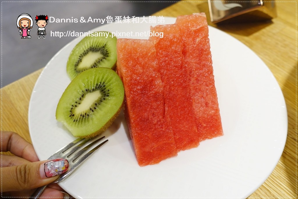 1503615559-326469d7e4bffc7e0cc7a77837b929ee-mynqd
