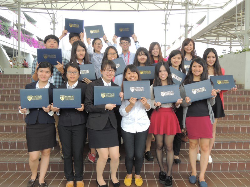 1503605944-5646f8b4c78440050de60f869e50ffec-1jv4w