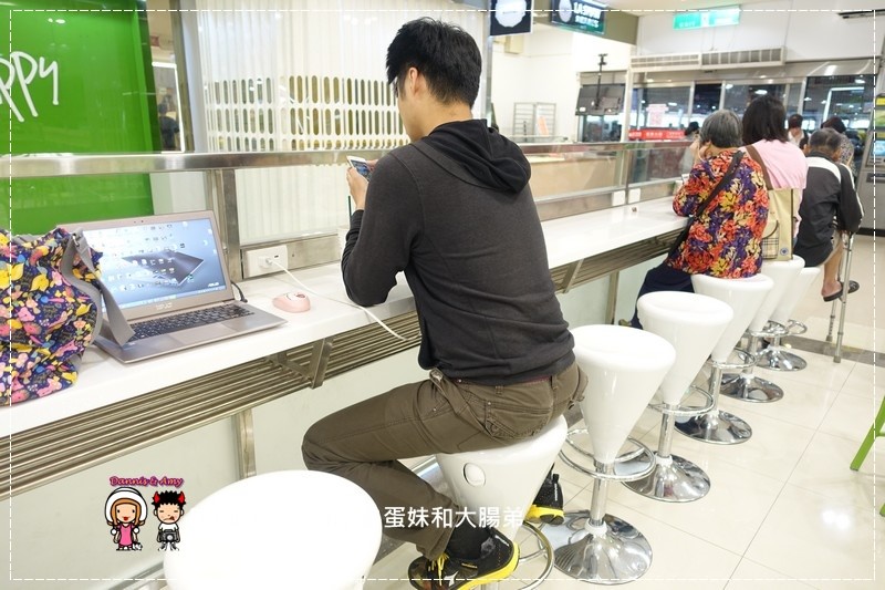 1503606439-7eb9b7b0033672dd33200ba4bd42dbc3-00szo