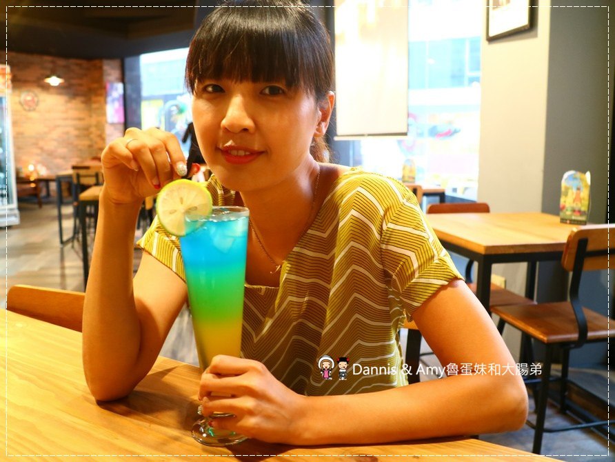 1503591477-648f1a77cad441dc15990734f8204840-d19sg