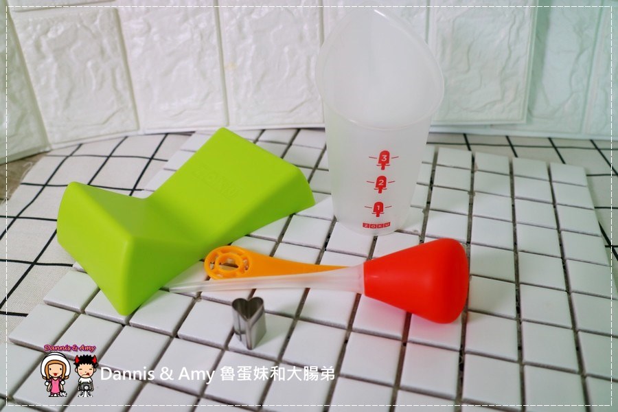 20170514《夏天冰棒食譜》ZOKU快速製冰棒機。親子DIY。創意冰品、冰淇淋自己做7分鐘搞定︱（附開箱影片） (16).jpg