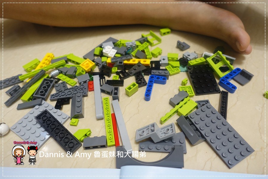 20161020《益智玩具開箱》︱誰能抵擋LEGO樂高積木的神奇魔力x60125 Volcano Heavy火山探險重型載運直升機 ︱玩具反斗城獨家販售！！ （影片） (20).jpg
