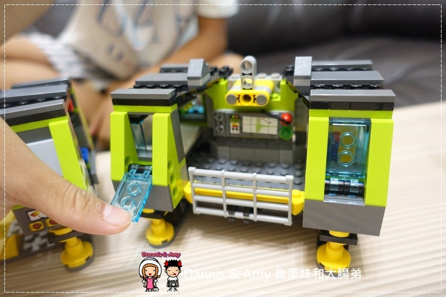 20161020《益智玩具開箱》︱誰能抵擋LEGO樂高積木的神奇魔力x60125 Volcano Heavy火山探險重型載運直升機 ︱玩具反斗城獨家販售！！ （影片） (5).jpg