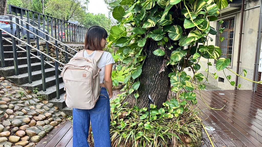 【Travel Blue 藍旅】Venture 冒險款 Lite輕旅行登機後背包+寧靜頸枕+收納盒:輕裝出發、質感旅途一次到位_8折優惠分享 - 第9張圖