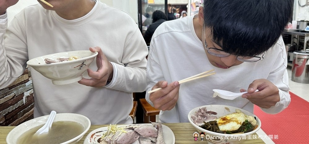 苗栗竹南美食報到！︱國鼎鵝肉飯-人氣鵝肉便當,玉里麵,切盤推薦、菜單價格一次看