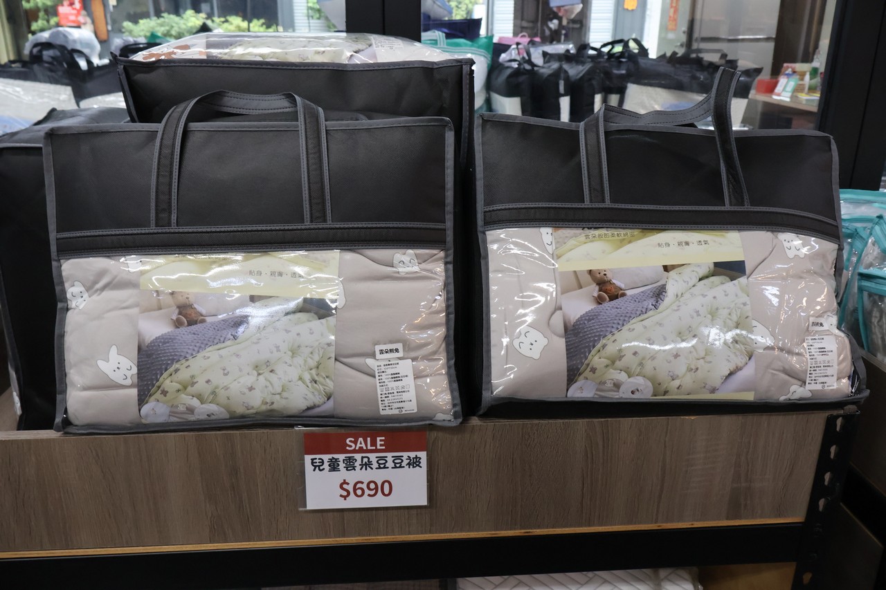 台中妞妞寢具︱夏季廠拍特賣 枕頭買一送一、涼感床包涼被全面下殺再送滿額好禮