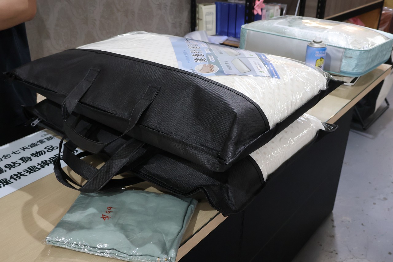 台中妞妞寢具︱夏季廠拍特賣 枕頭買一送一、涼感床包涼被全面下殺再送滿額好禮