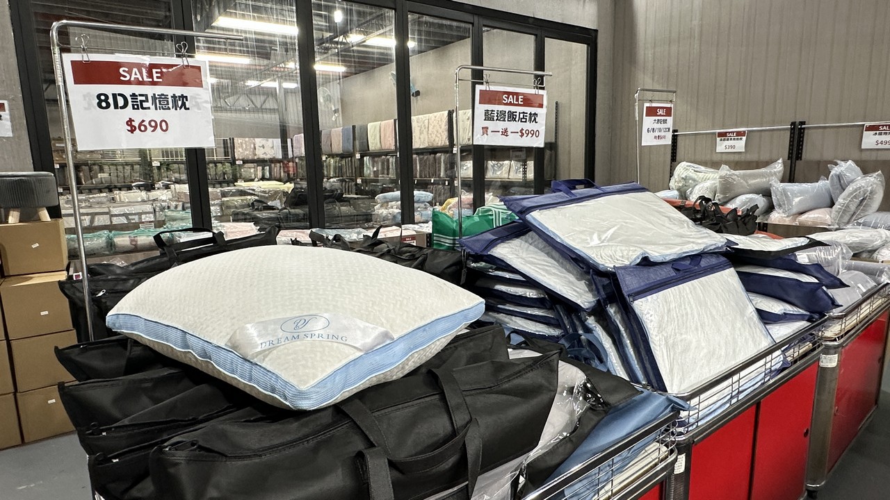 台中妞妞寢具︱夏季廠拍特賣 枕頭買一送一、涼感床包涼被全面下殺再送滿額好禮