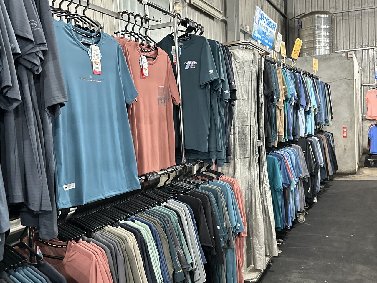 苗栗公館北屋牛仔牛仔服飾特賣會︱︱夏季新品開賣全面優惠回饋，特賣最低只要100元起 